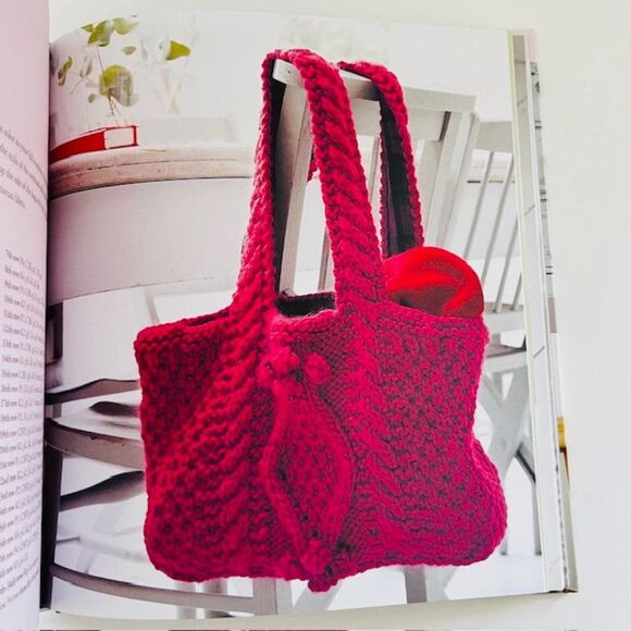 The Knitter's Year by Debbie Bliss - Book - Picture 4 of 6